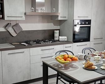 La casa sul poggio - Lubriano - Kitchen
