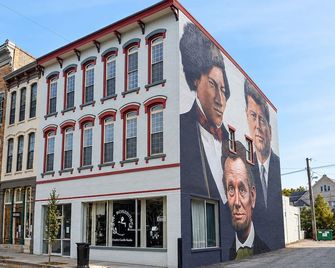 Historic Charm In the Heart of Downtown Lafayette - Lafayette - Gebouw