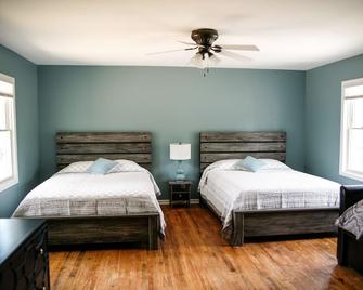 Porter Beach Vacation Getway! Lake Michigan Beachside Home - Newly Remodeled - Porter - Bedroom