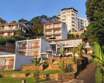 Alta Vista - Ella - בניין