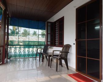 Honolulu Home - Kochi - Balcony