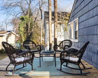 Fallschurch, Tysons Corner, Dulles Airport, DC - Falls Church - Patio