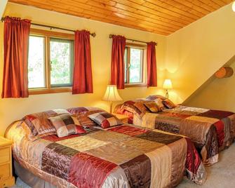 Helmcken Falls Lodge - Clearwater - Quarto