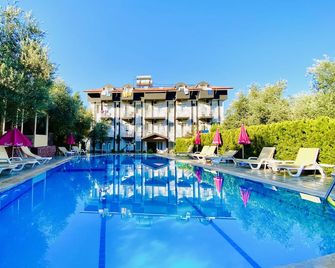 Doga-Hotel - Fethiye - Piscina