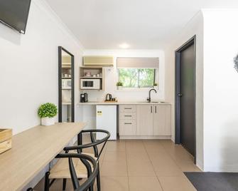 The Carmel Yamba - Yamba - Kitchen