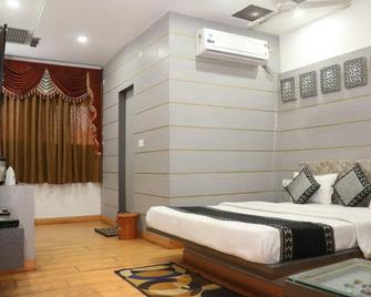 Hotel Amrapali Pachmarhi - Pachmarhi - Habitación