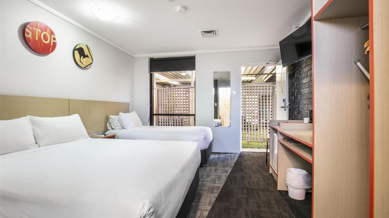 Nightcap at Jamison Hotel