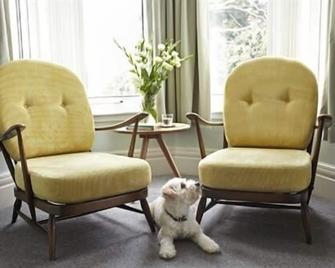 ذا ليرين هوتل - فالموث - غرفة معيشة