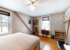 Pineapple Paradise - Stowe - Bedroom