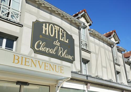 Auberge du Cheval Blanc from $24. Jossigny Hotel Deals & Reviews