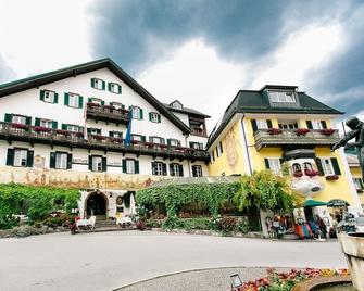 Hotel Gasthof zur Post - Sankt Gilgen - בניין