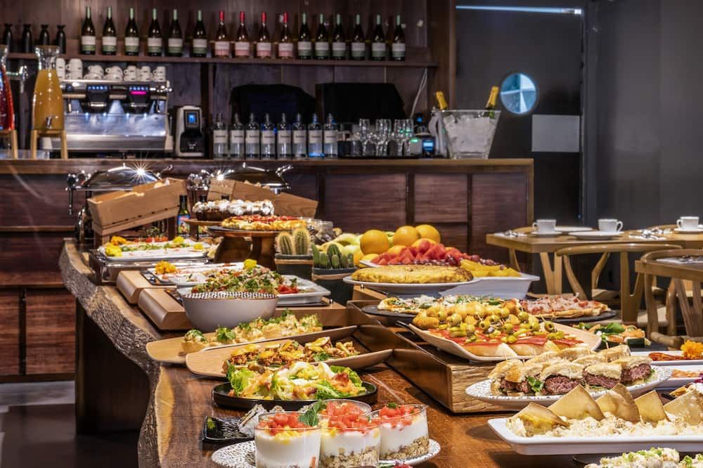 Axel Hotel Barcelona thumbnail 3