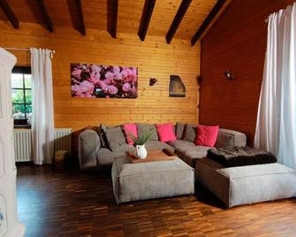 Cozy little house in the beautiful Eifel near the Nürburgring, Adenau - Pomster - Sala de estar