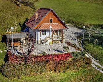 Valley View Holiday Home with Sauna Mrak - Dolenja Trebuša - Edificio