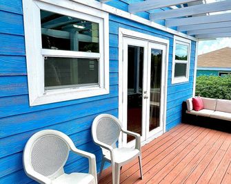Oceanfront Deck, Kayak, Sup, Snorkel Mask, Ac, Free Wi-Fi, Grill, Great Location - Governor’s Harbour - Balkon