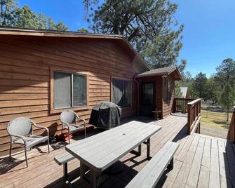 Midtown River Cabin - Ruidoso - Patio