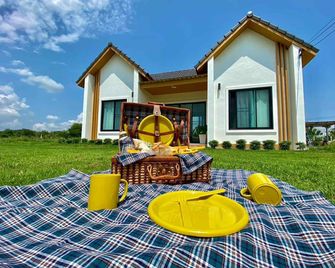 Baan Noey Homestay Dan Makham Tia - Thành phố Kanchanaburi - Toà nhà