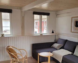 Ragnhilds Gård Hostel - Stege - Вітальня