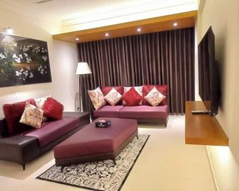 Royal Pearl Suites - Cox's Bazar - Wohnzimmer