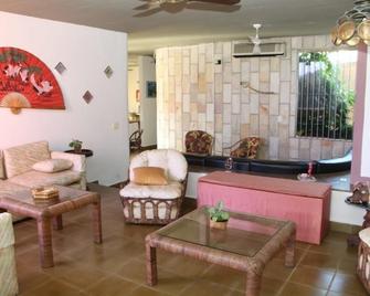 Hostel Imperial - Itanhaém - Living room