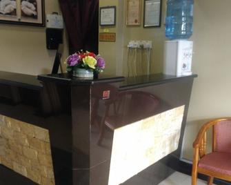 Perdana Hotel - Labuan - Рецепція