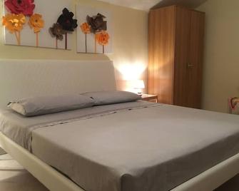 Papa Pignatelli - Banzi - Bedroom
