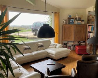 Mirepoix architect-designed villa bright heated pool gym wifi air-conditioning. - Mirepoix - Living room