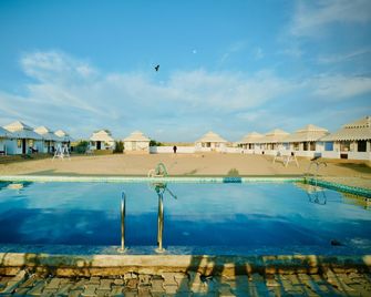 The Sultan - Sām - Pool