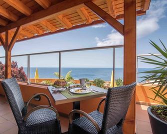 Hotel Alpino Atlantico Ayurveda Cure Centre - Adults Only - Caniço - Balcony