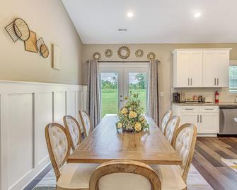 Pet-friendly Home w/ Patio in Loris! - Loris - Dining room