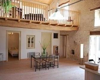 Stunning Converted Stone Barn In Quintessential French Village - Essouvert - Comedor
