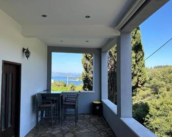 Holiday Home Aldo - Rogač - Patio
