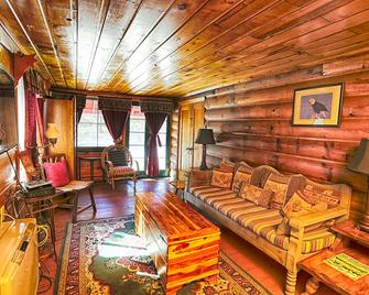 Gold Mountain Manor Bed and Breakfast - Big Bear - Sala de estar