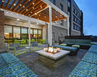 Home2 Suites by Hilton Liberty NE Kansas City - Liberty - Innenhof