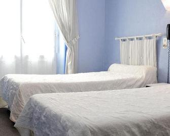 Hôtel Gardenia - Biarritz - Bedroom