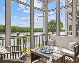 On The Rocks - Ottawa - Balkon