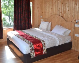 Nigeen Lake View Resort - סרינגאר - חדר שינה