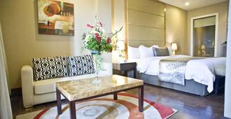 Goldberry Suites and Hotel - לאפו-לאפו סיטי