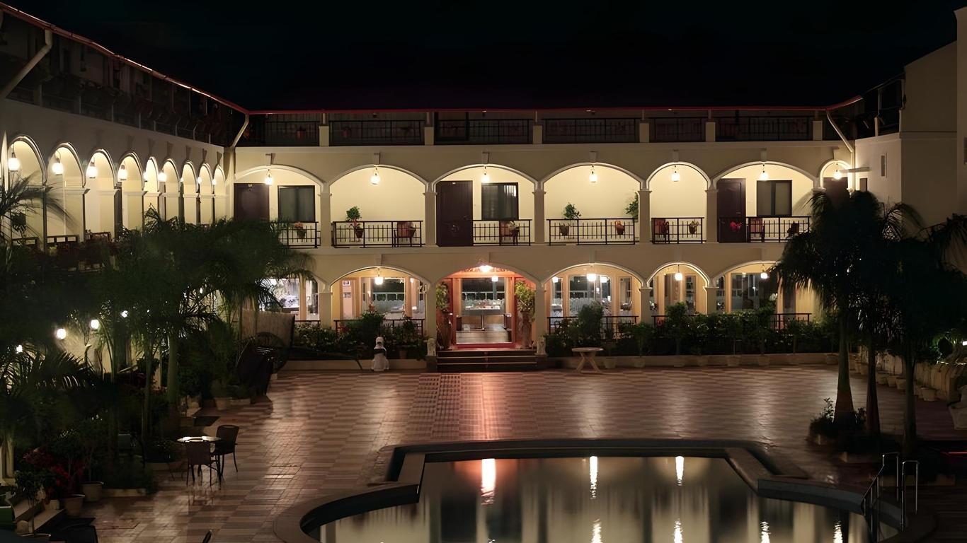 Hotel Kumararraja Palace
