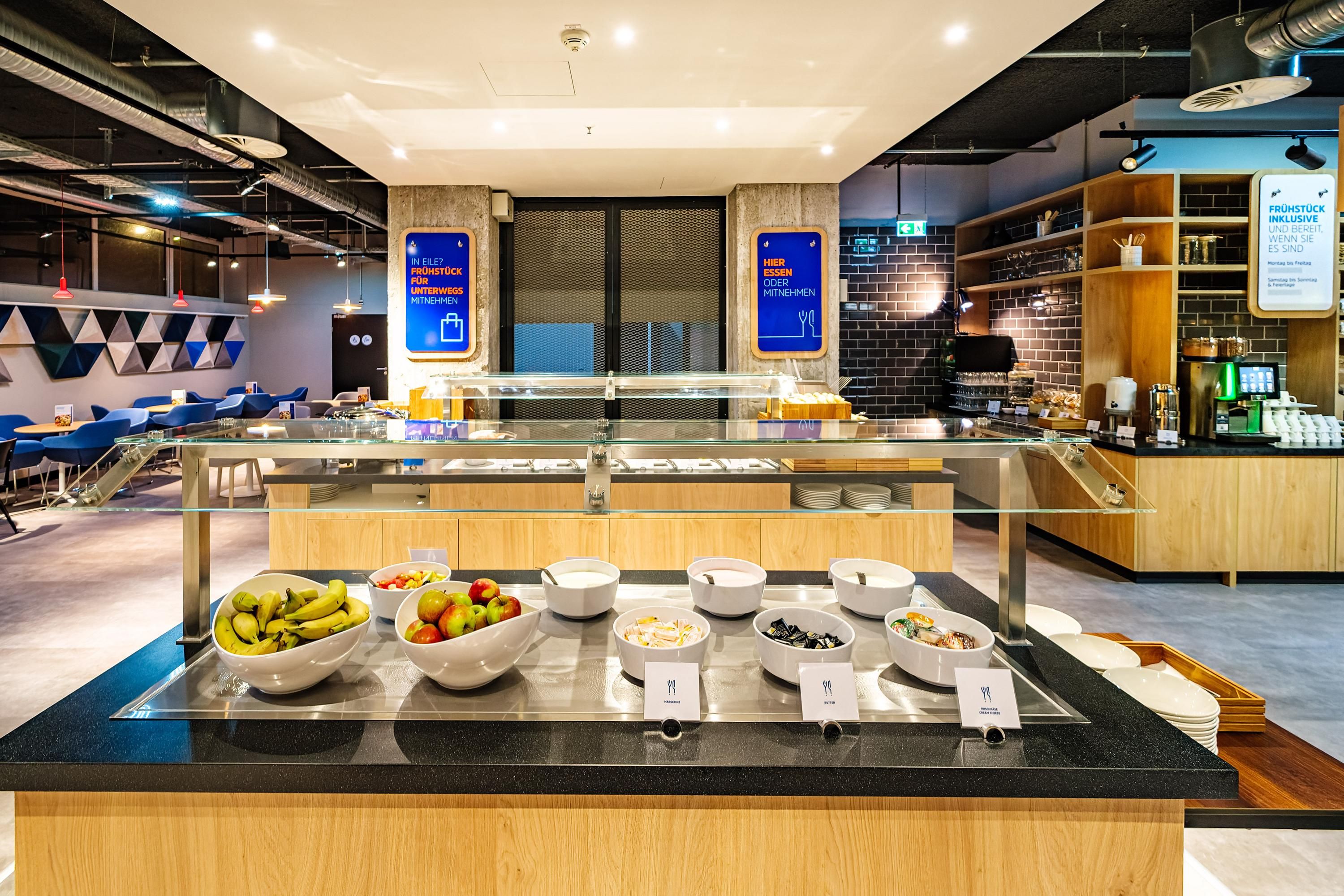 Buffet view of Holiday Inn Express Dresden Zentrum, An IHG Hotel