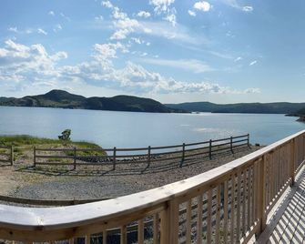 Bellecroft House - Beautifully renovated, stunning water-front getaway property - Port Rexton - Balcony