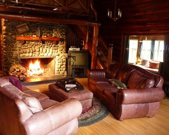 Copper Creek Inn, Cabins and Lodge - אשפורד - סלון