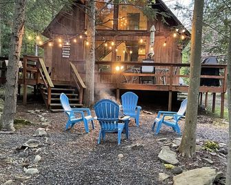The Little Chalet in the Woods - Lake Ariel - Patio