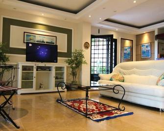 Akpinar Otel Cesme - Cesme - Living room
