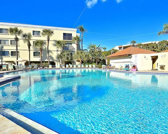 Land's End 1-203 Pool View - Saint Pete Beach - Pool