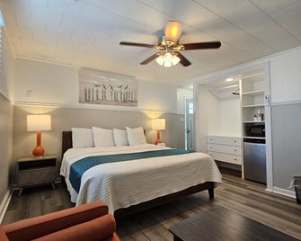 The Island Motel And Guesthouse - Manteo - Bedroom