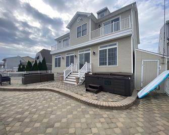 Boating, Fishing and Relaxing at The NJ Shore - Brick - Outdoors view