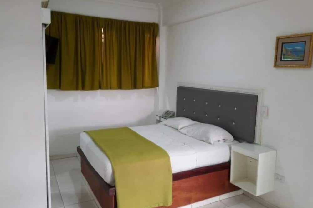 Quiet and comfortable room in the center. B&B # 2 - סנטו דומינגו - חדר שינה