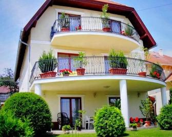 Erika Apartmanházak - Heviz - Edifício
