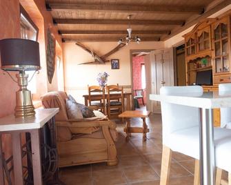 Casa Maza apartments for 2/3 people - Biescas - Living room